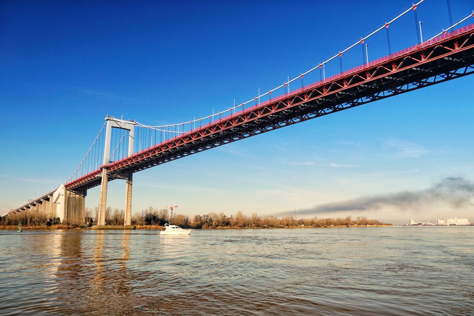 Pont d&rsquo;Aquitaine over the Garonne